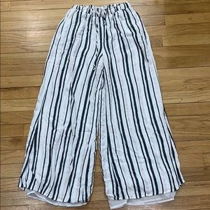 American Eagle Flowy Pants